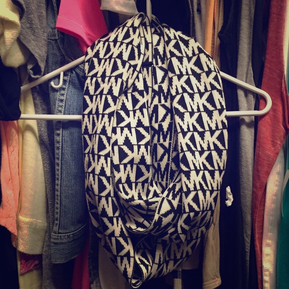 Michael Kors scarf