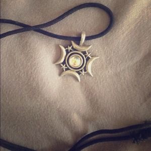 Opalescent moon phase necklace 💫