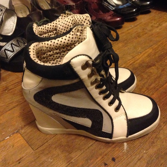 Multicolor sneaker wedges