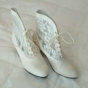 Victorian era lace ivory booties