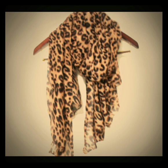 Leopard blanket scarf