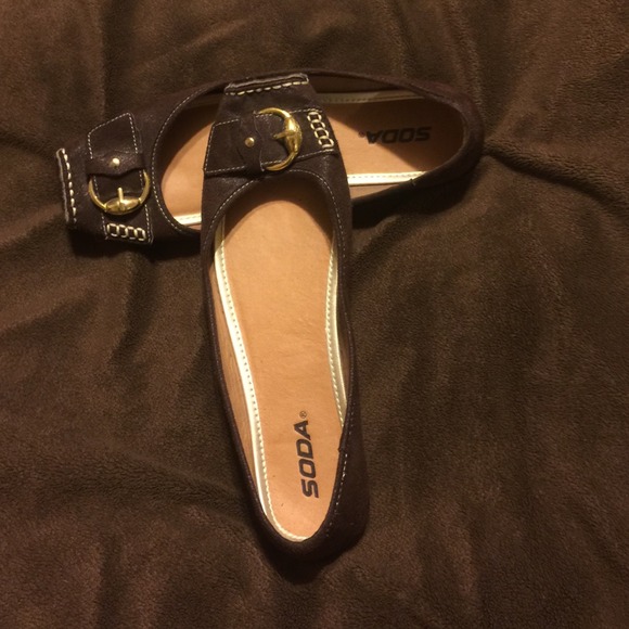 Soda flat shoes brown