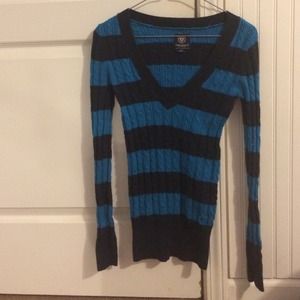 American eagle v neck stripe sweater