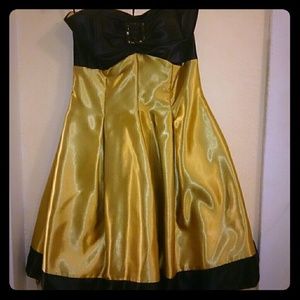 Jessica McClintock gold and black bow dress