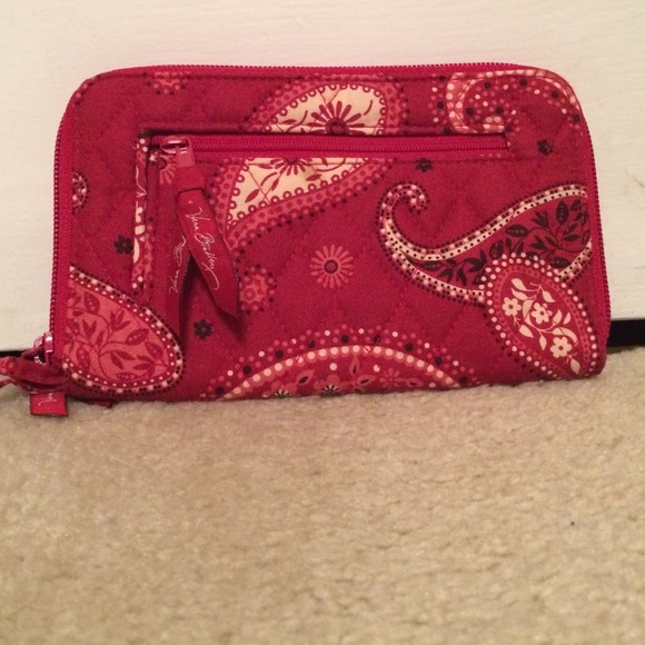 Vera Bradley Zip-around Wallet