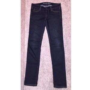 Dark wash American Eagle skinny jeans