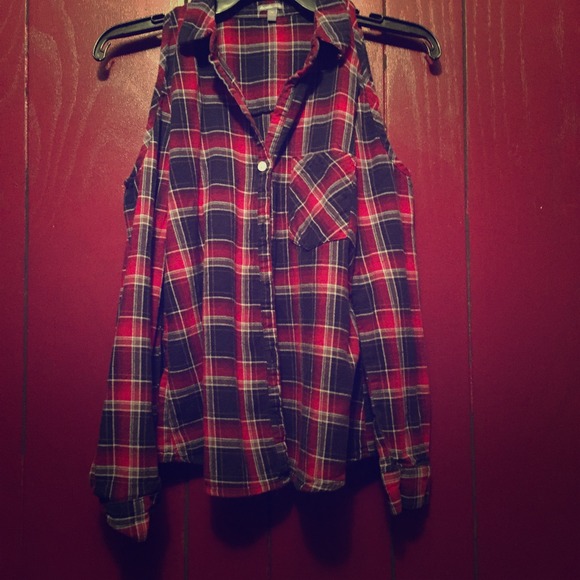 PLAID SHIRT (shoulders cut out) 💗