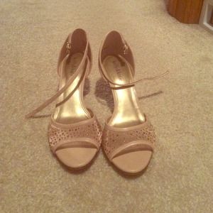 Kelly&Katie prom heels light taupe