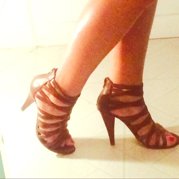 F21 Forever 21 Cognac Sandals!