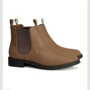 Chelsea brown boots