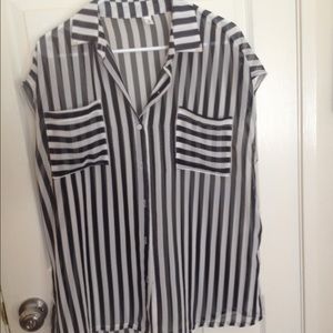 Stripped shirt black & white