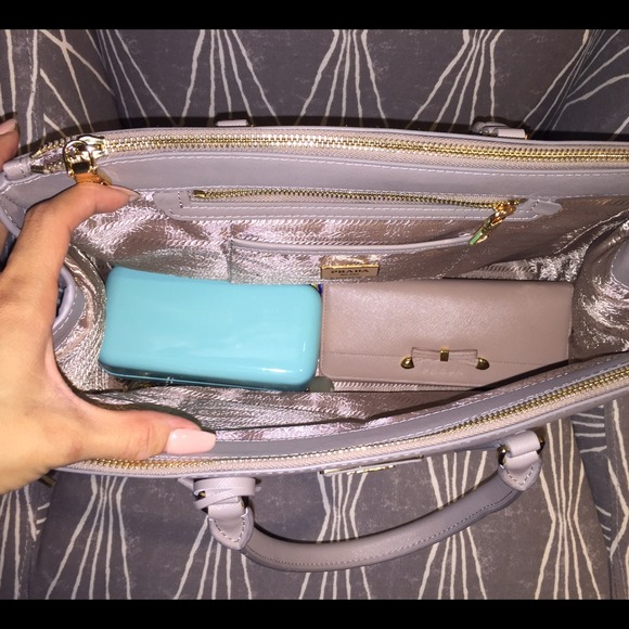 💯Prada Saffiano Lux Tote - Picture 2 of 4