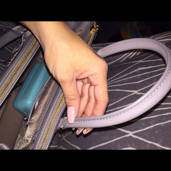 💯Prada Saffiano Lux Tote - Picture 4 of 4