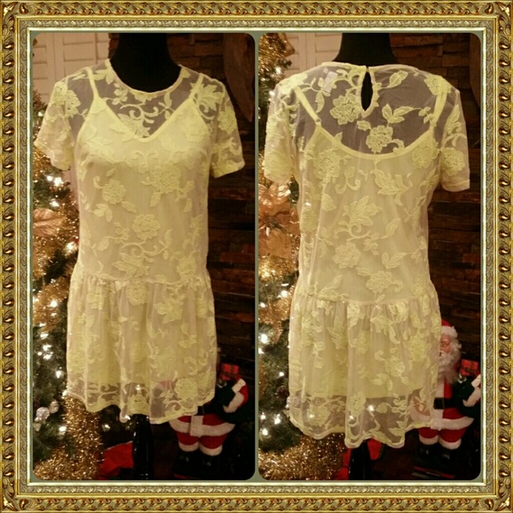 ๐๐HP 2/8๐๐Beautiful and playful Dress๐๐๐๐ - Picture 2 of 4