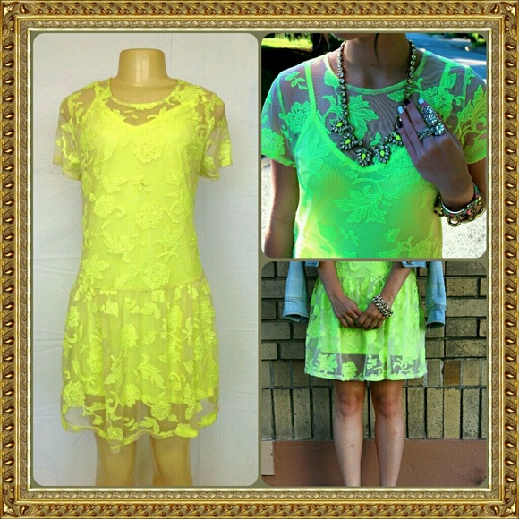 ๐๐HP 2/8๐๐Beautiful and playful Dress๐๐๐๐ - Picture 3 of 4