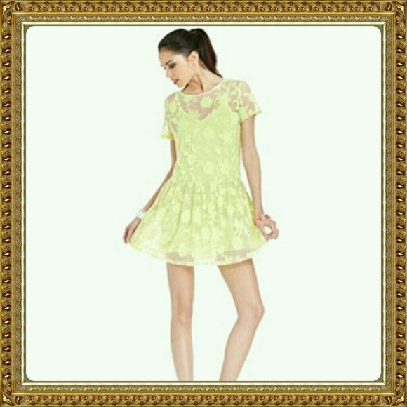 ๐๐HP 2/8๐๐Beautiful and playful Dress๐๐๐๐ - Picture 4 of 4