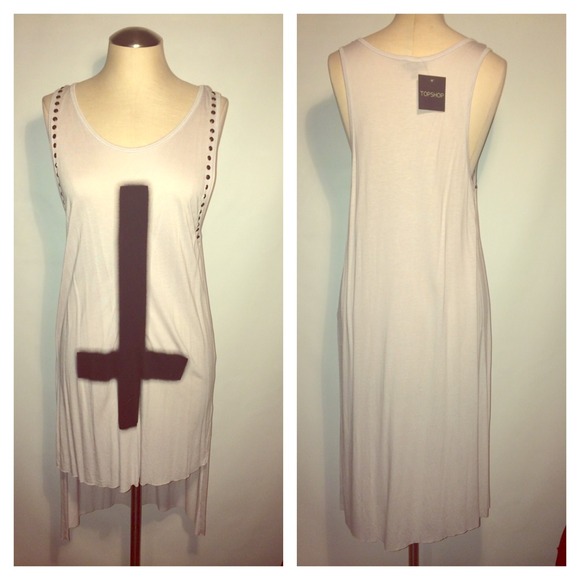 Stepped hem / hi-lo graphic tunic