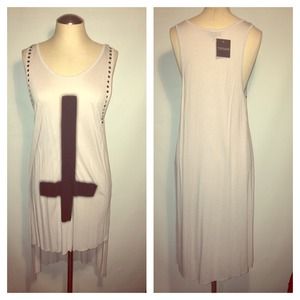 Stepped hem / hi-lo graphic tunic