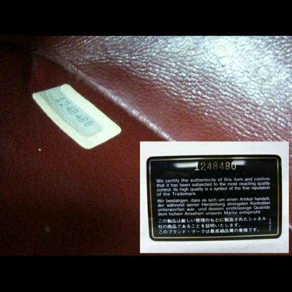 100% Authentic Chanel Vintage Lambskin Cross body - Picture 4 of 4