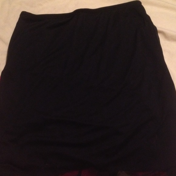 Black and pink punk skirt - Picture 3 of 3