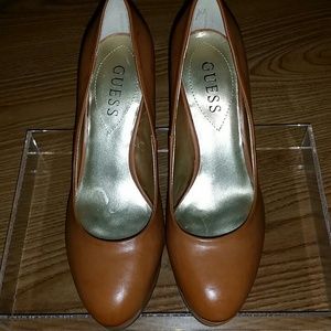 Guess Brown heels NWOT