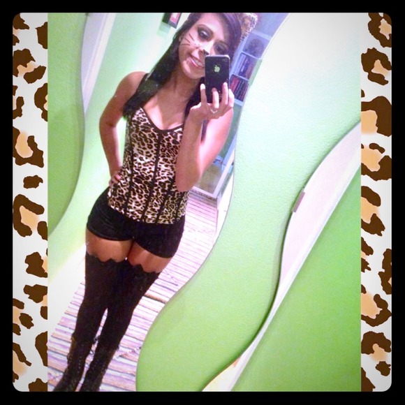Reversable cheetah or black corset