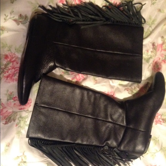 Vintage midcalf black tassel boots