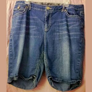 💕😁🌟Avenue denim shorts