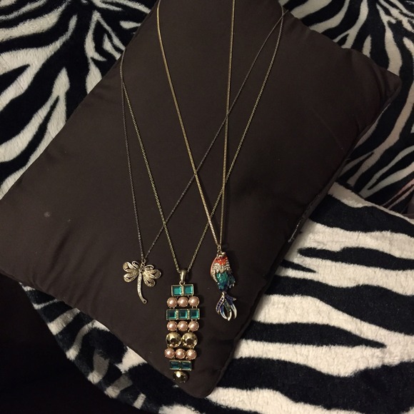 Bundle lovely necklaces - Picture 2 of 3