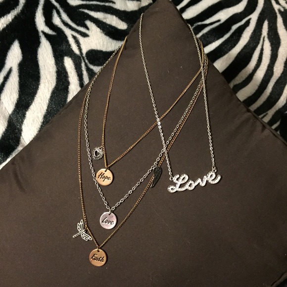 Bundle Aldo necklaces and bracelet - Picture 2 of 4