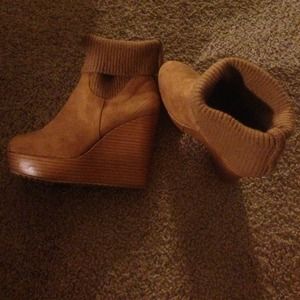 Brand new never worn wedges