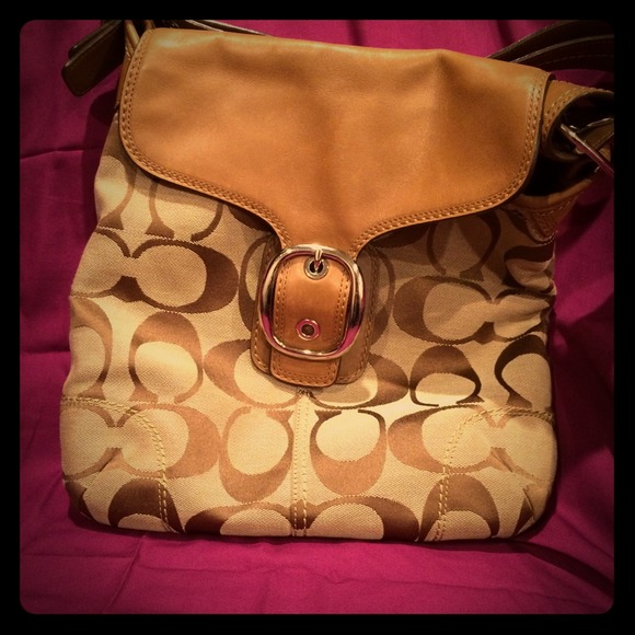 Cute coach purse 💕