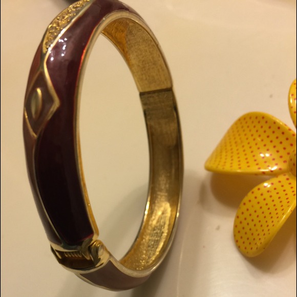 Fancy bracket bangle🎀 - Picture 3 of 4