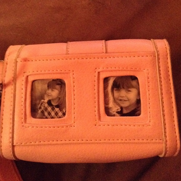 Camera case!! 📷👜 - Picture 2 of 4