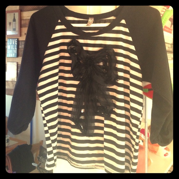 Black and white bow shirt from a boutique