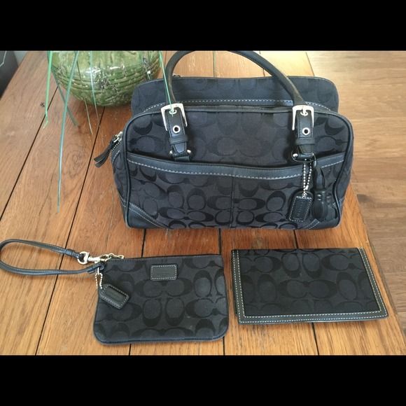 Coach purse wristlet and checkbook cover