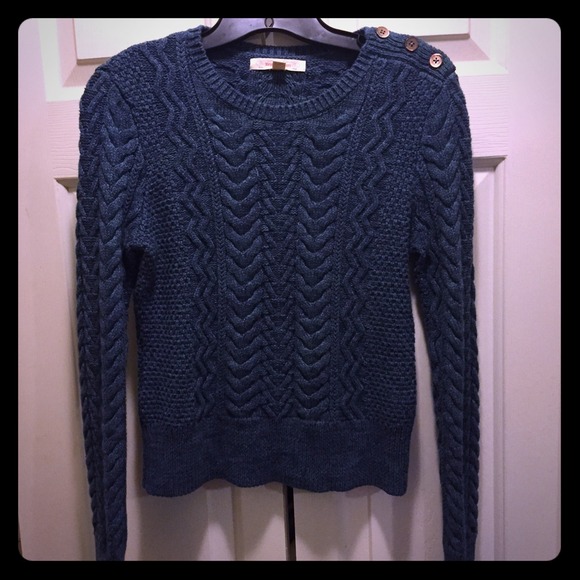 Beautiful blue-green fisherman's sweater