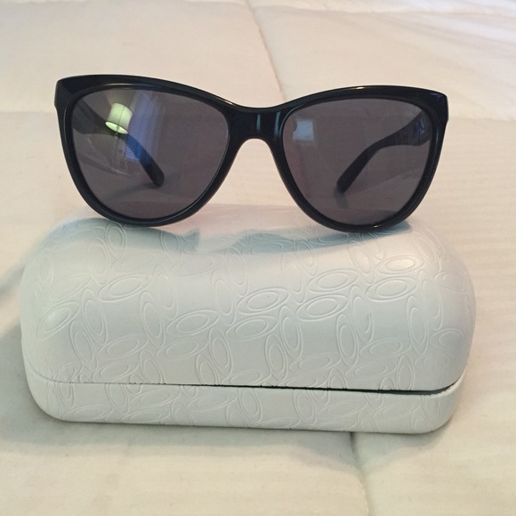 Oakley sunglasses black