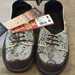 New Sanuk slip on shoes