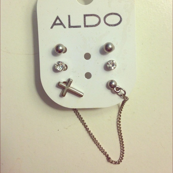 Women's earrings