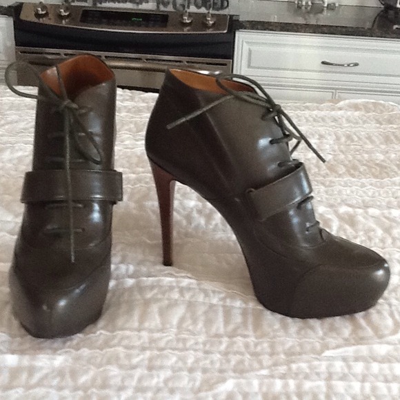 Nine West leather booties