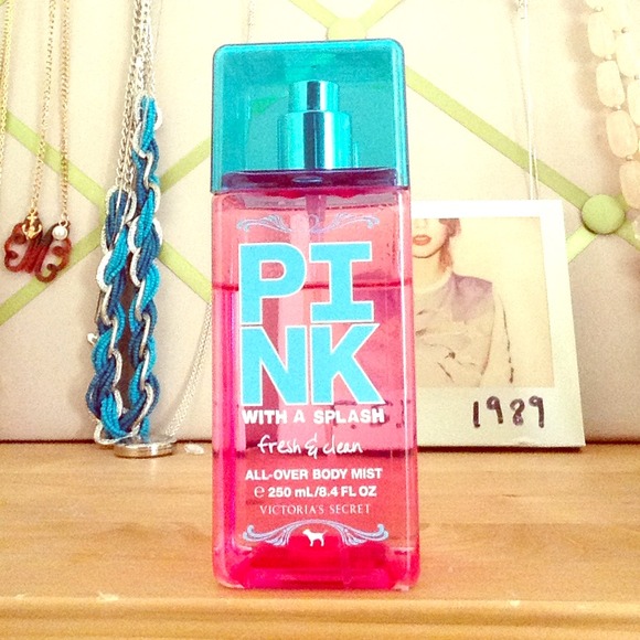 PINK body mist