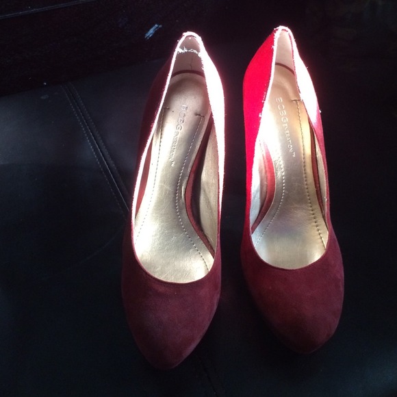 Suede Red Pumps BCBG - Picture 2 of 4