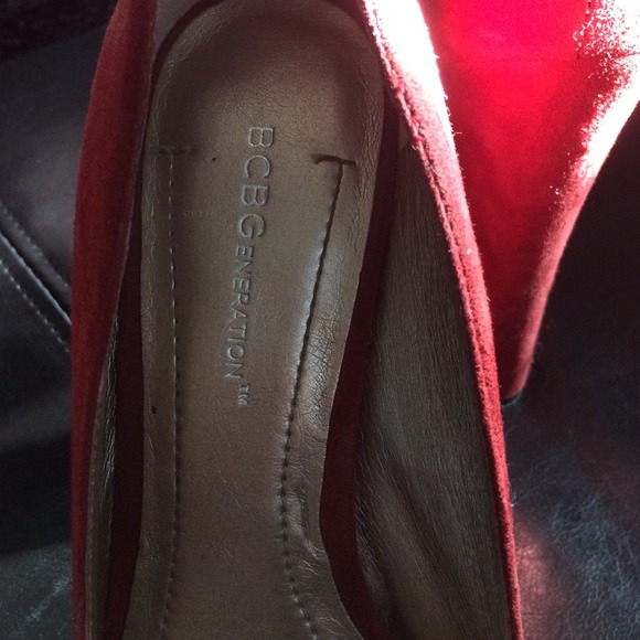 Suede Red Pumps BCBG - Picture 4 of 4