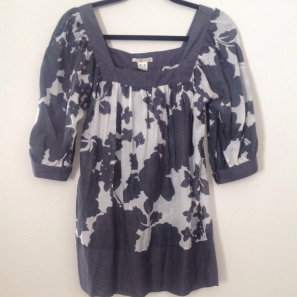 🎉HP🎉Kensie Flowy Flowered Top