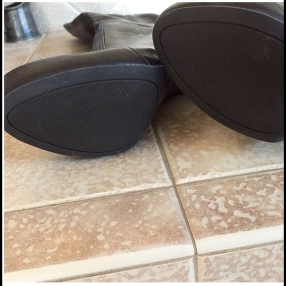 💥HP💥NWOT! "BCBGeneration" CHOCOLATE BROWN BOOTS - Picture 4 of 4