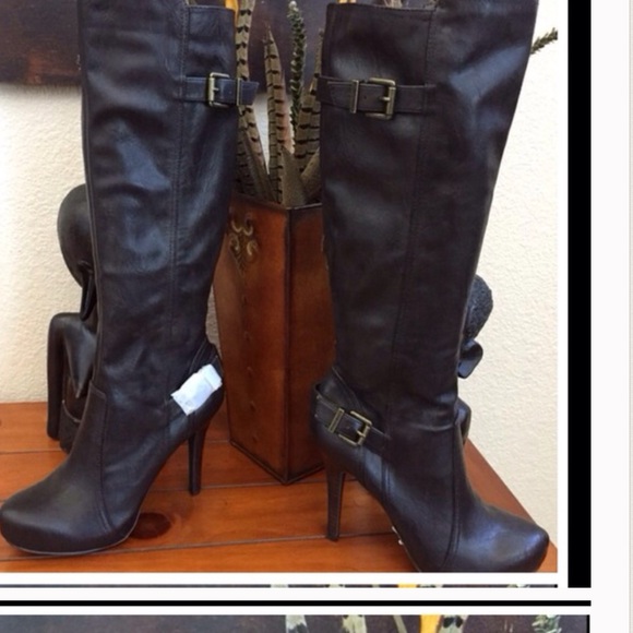 💥HP💥NWOT! "BCBGeneration" CHOCOLATE BROWN BOOTS - Picture 3 of 4