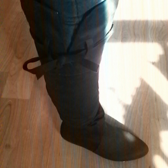 Boots - Picture 2 of 3