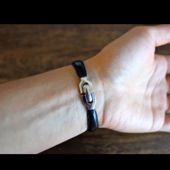 Leather Gucci Watch Bracelet - Picture 4 of 4