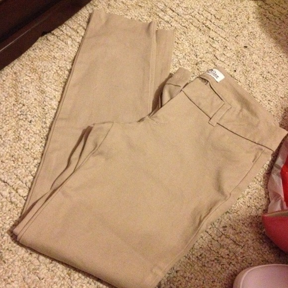 Old Navy Pixie Ankle pants GREAT condition